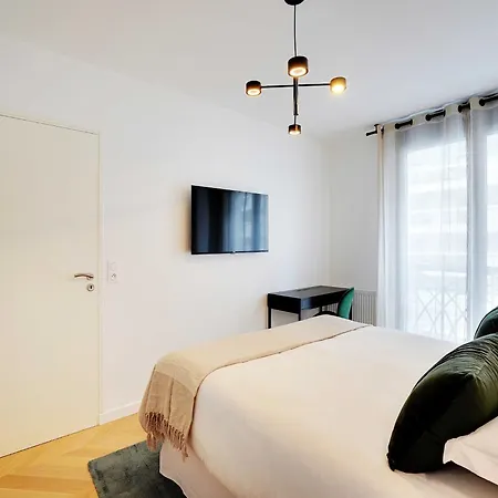 Apartman Sleek & Refined - *