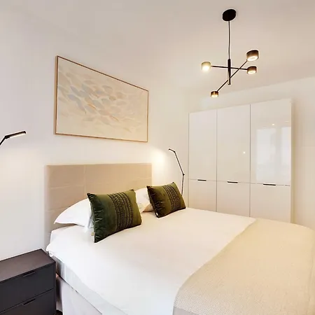 Sleek & Refined - Apartman *