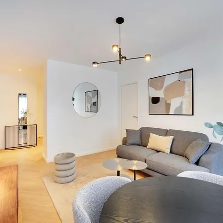 Apartman Sleek & Refined -